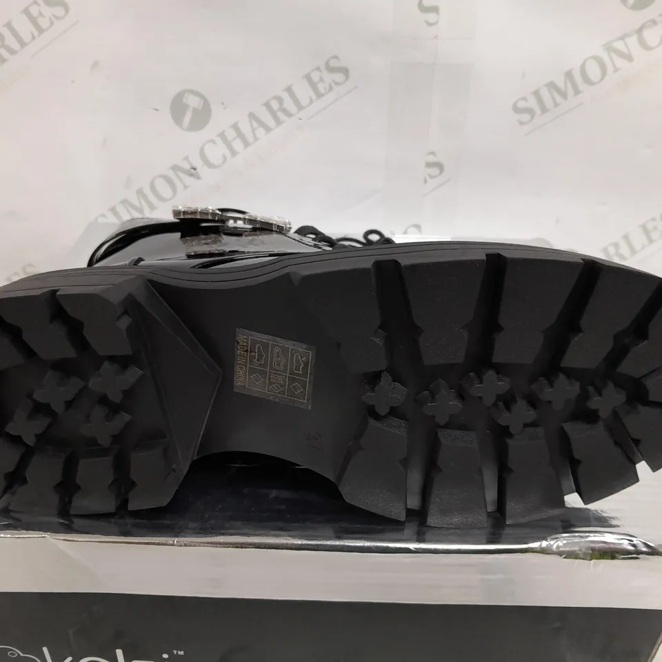 BOXED PAIR OF KELSI RAISED BOOTS IN BLACK - SIZE 37