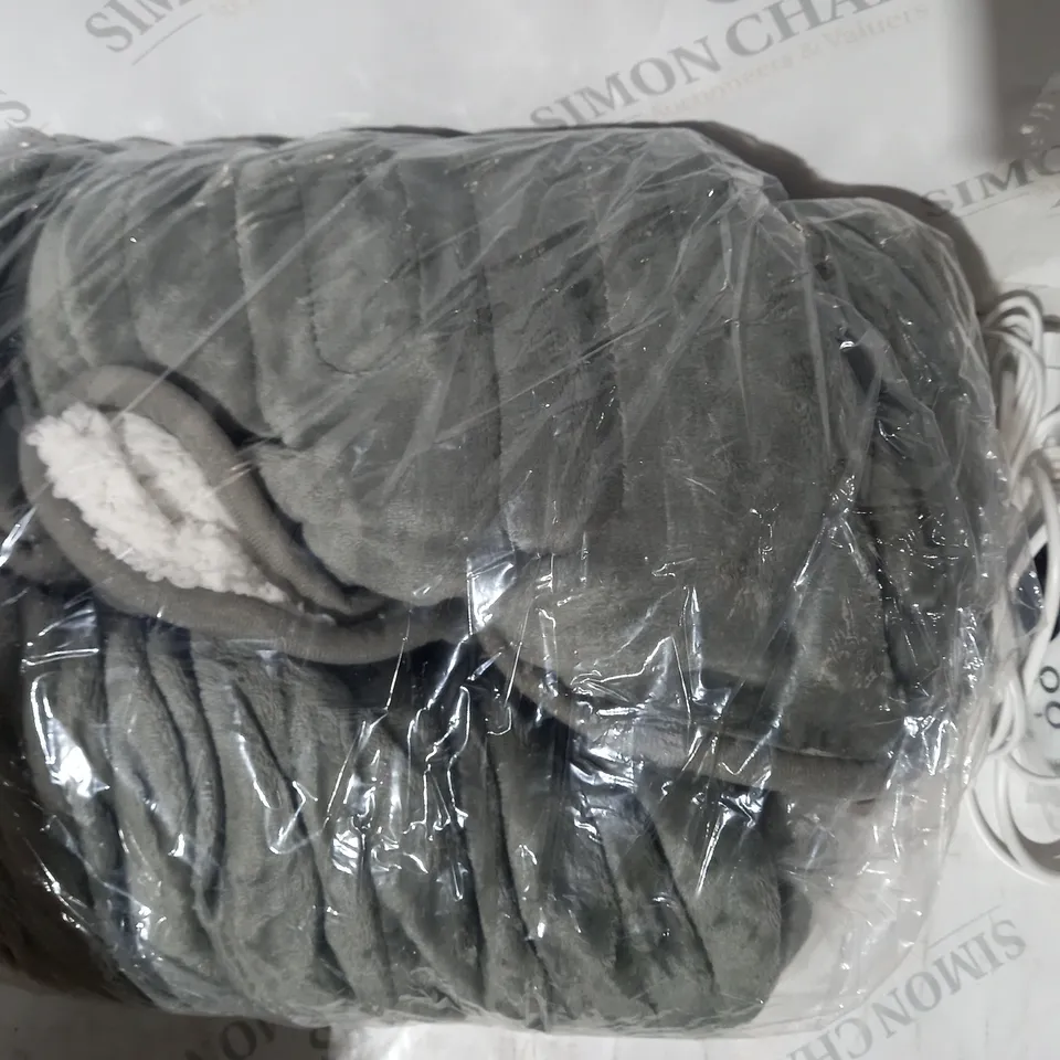 BOXED COZEE HOME OVERSIZED HEATED WRAP IN SILVER/GREY