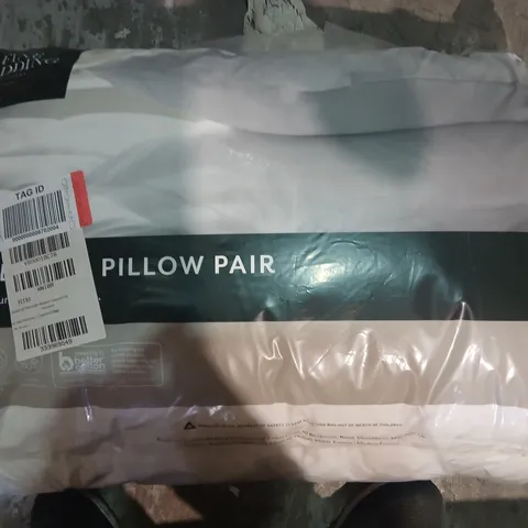 FINE BEDDING COMPANY CLUSTERFULL PILLOW PAIR – SEALED BEDDING PILLOWS 