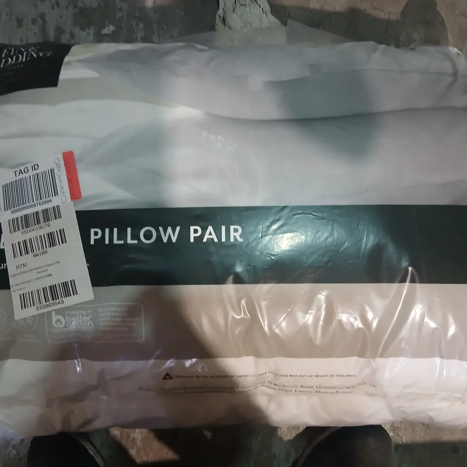 FINE BEDDING COMPANY CLUSTERFULL PILLOW PAIR – SEALED BEDDING PILLOWS