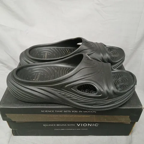 BOXED VIONIC MONSTER COVE SANDALS IN BLACK - SIZE 8