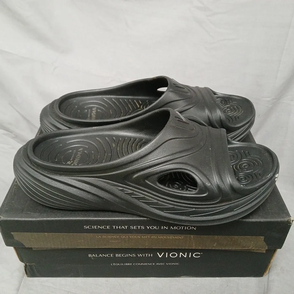 BOXED VIONIC MONSTER COVE SANDALS IN BLACK - SIZE 8