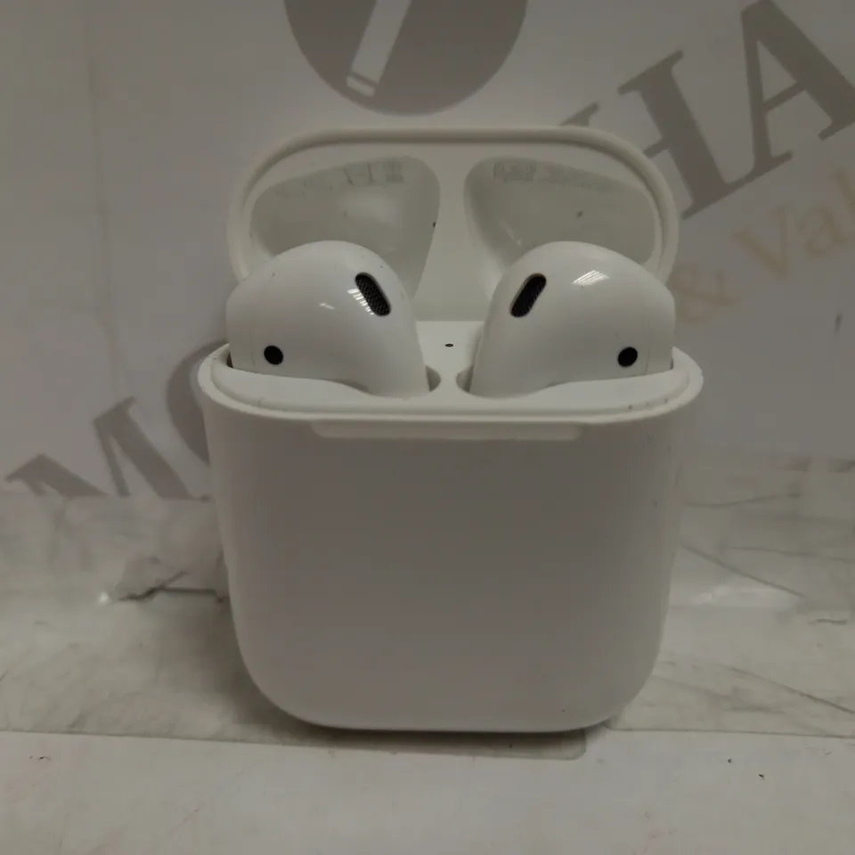 APPLE AIRPODS