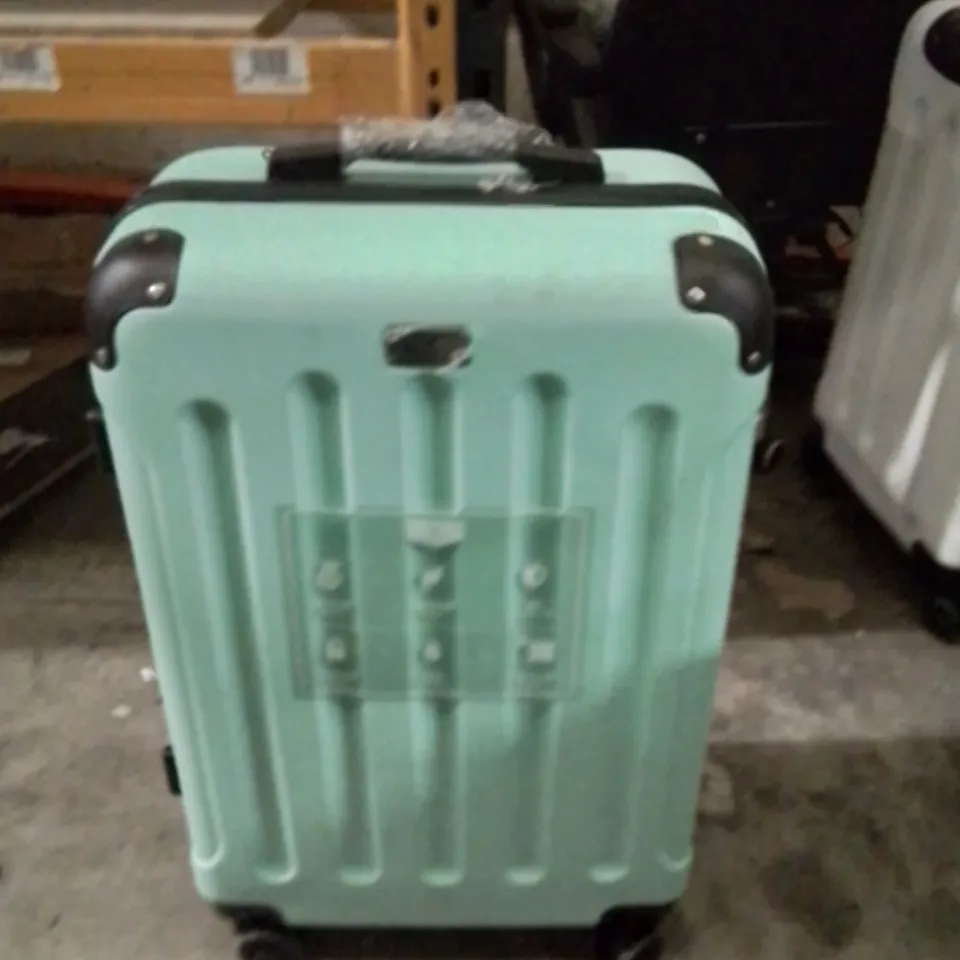 LUGG TRAVEL SUITCASE GREEN