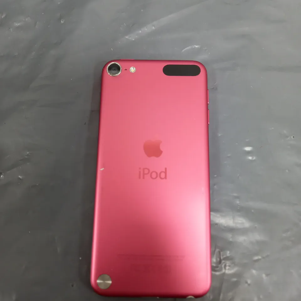 APPLE IPOD IN PINK MODLE A1421