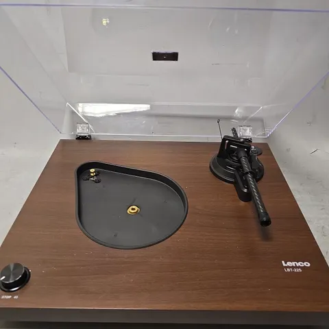 BOXED LENCO TURNTABLE WITH BLUETOOTH TRANSMISSION