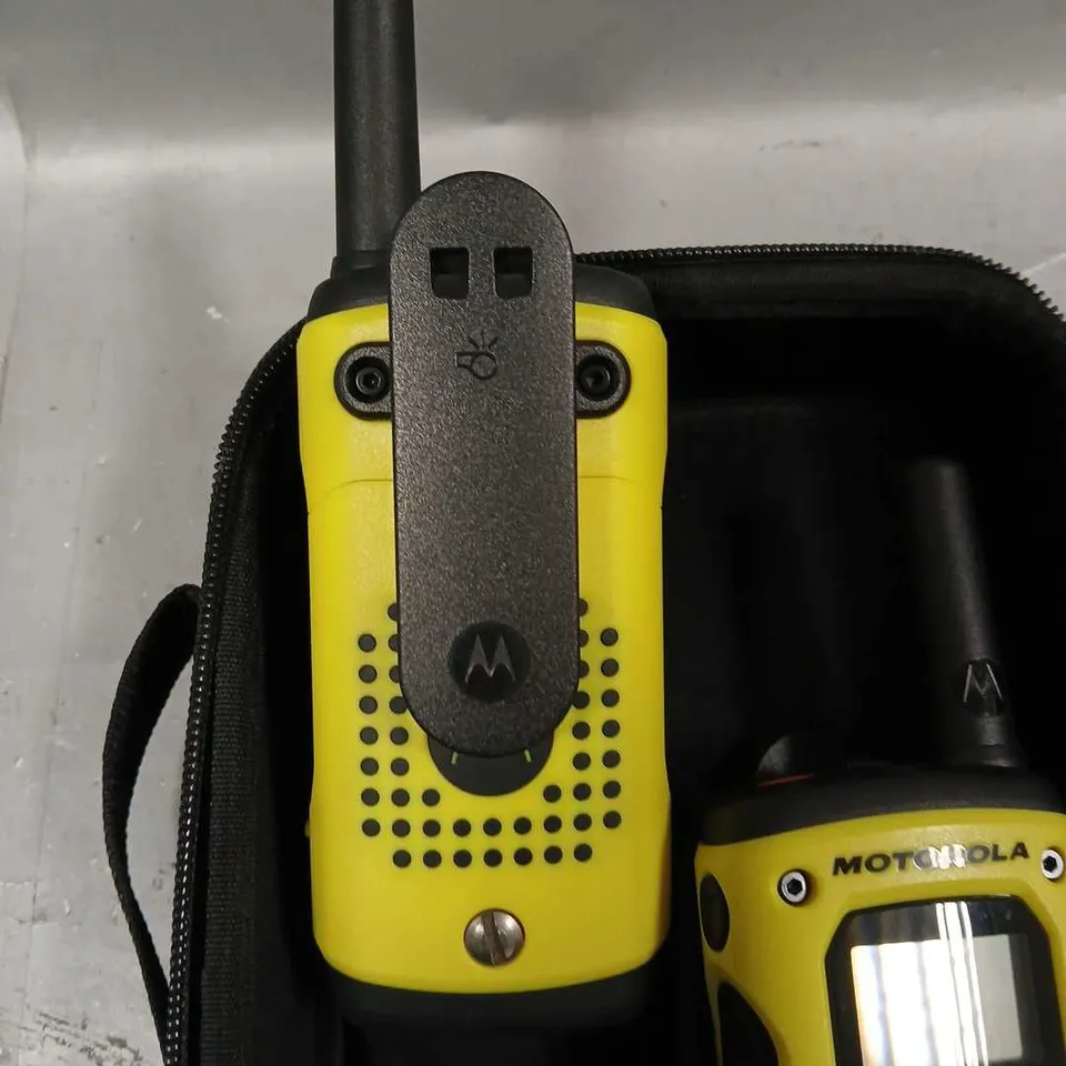 PAIR OF MOTOROLA WALKIE TALKIES IN CARRY CASE