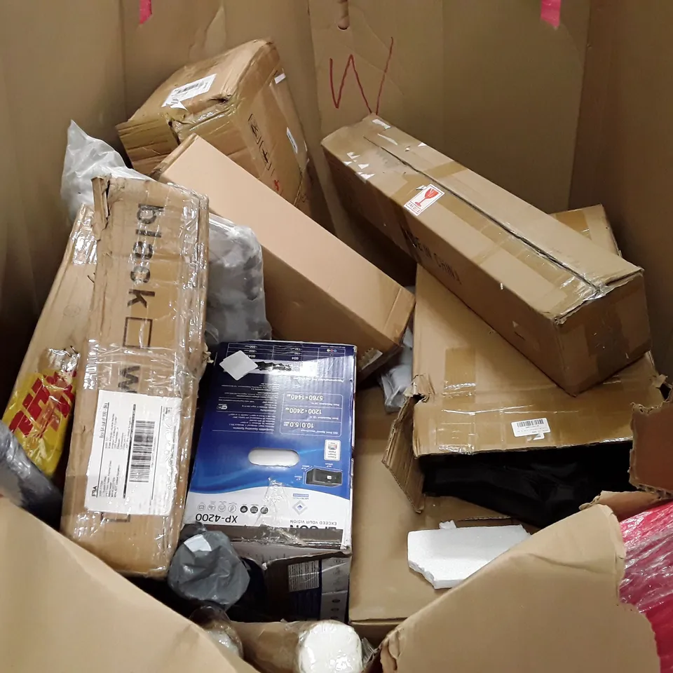 PALLET OF ASSORTED PRODUCTS INCLUDING KEYBOARD TRAY, AQUARIUM LIGHT, OFFICE CHAIR, CEILING FAN, ELECTRIC STANDER 