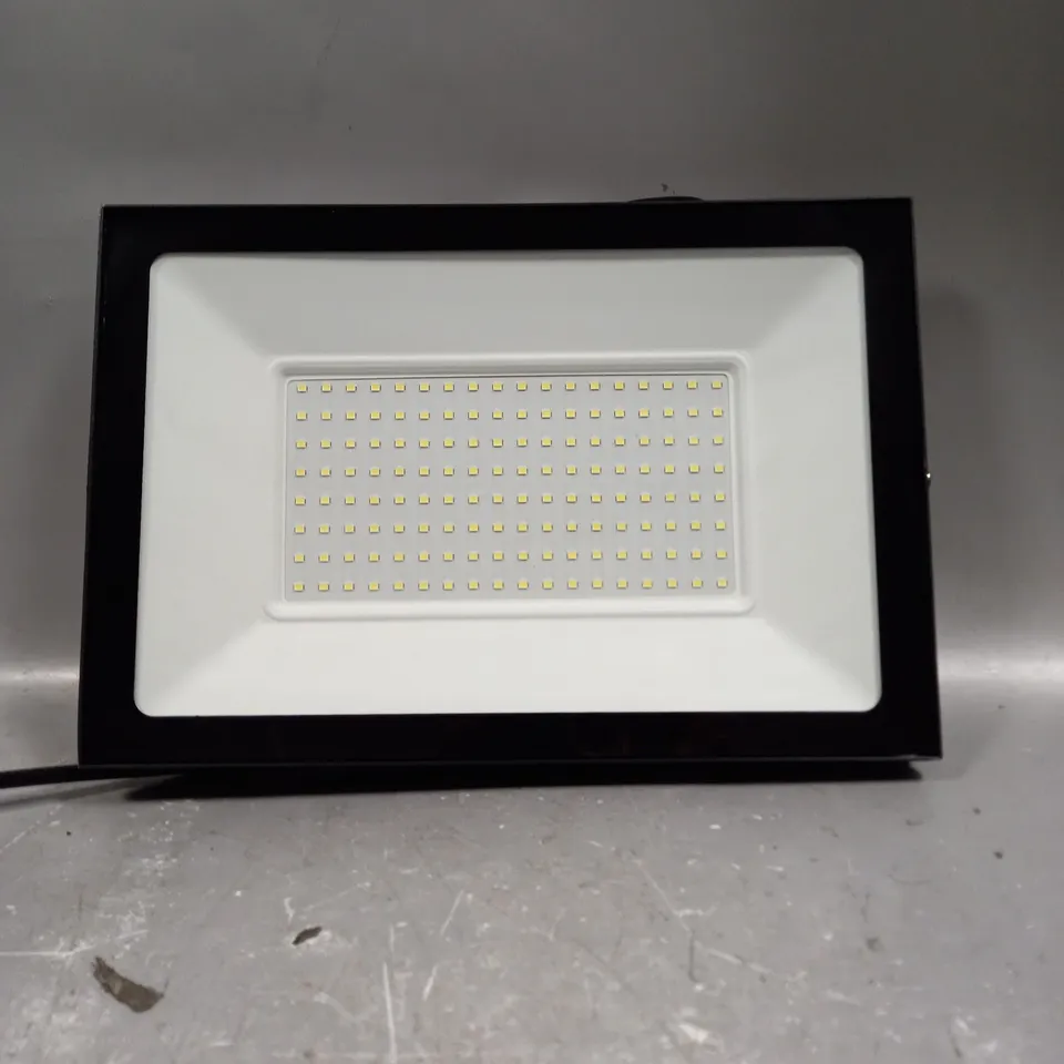 BOXED LED FLOODLIGHT 