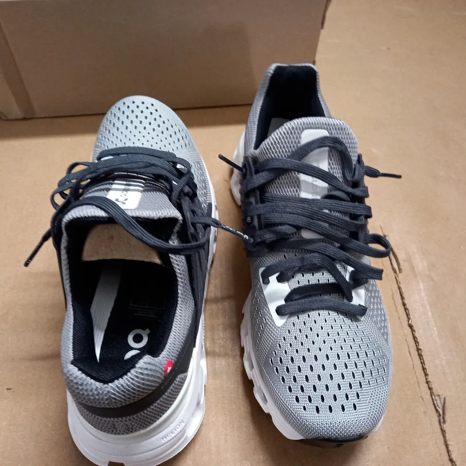 BOXED PAIR OF QN CLOUDSWIFT LIGHT GREY TRAINERS - 5