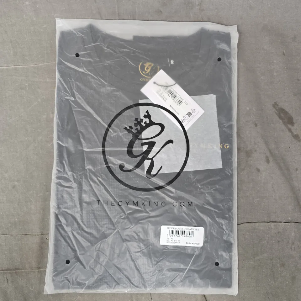 GYM KING DEBOSSED CAMO T-SHIRT IN BLACK/GOLD SIZE XL