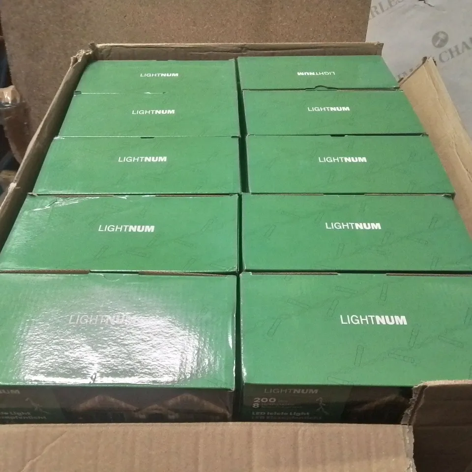 LARGE BOX CONTAINING VARIOUS ASSORTED LIGHT BULBS ECT.