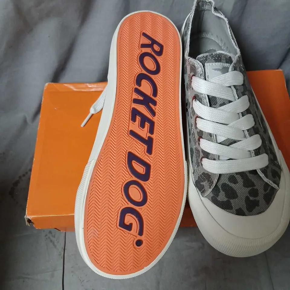 ROCKET DOG LEOPARD PRINT SNEAKERS - GREY, WOMEN'S UK 5 (EU 38)