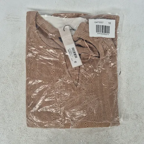 BAGGED ROMAN BRODERIE DETAIL TOP IN BISCUIT SIZE 18