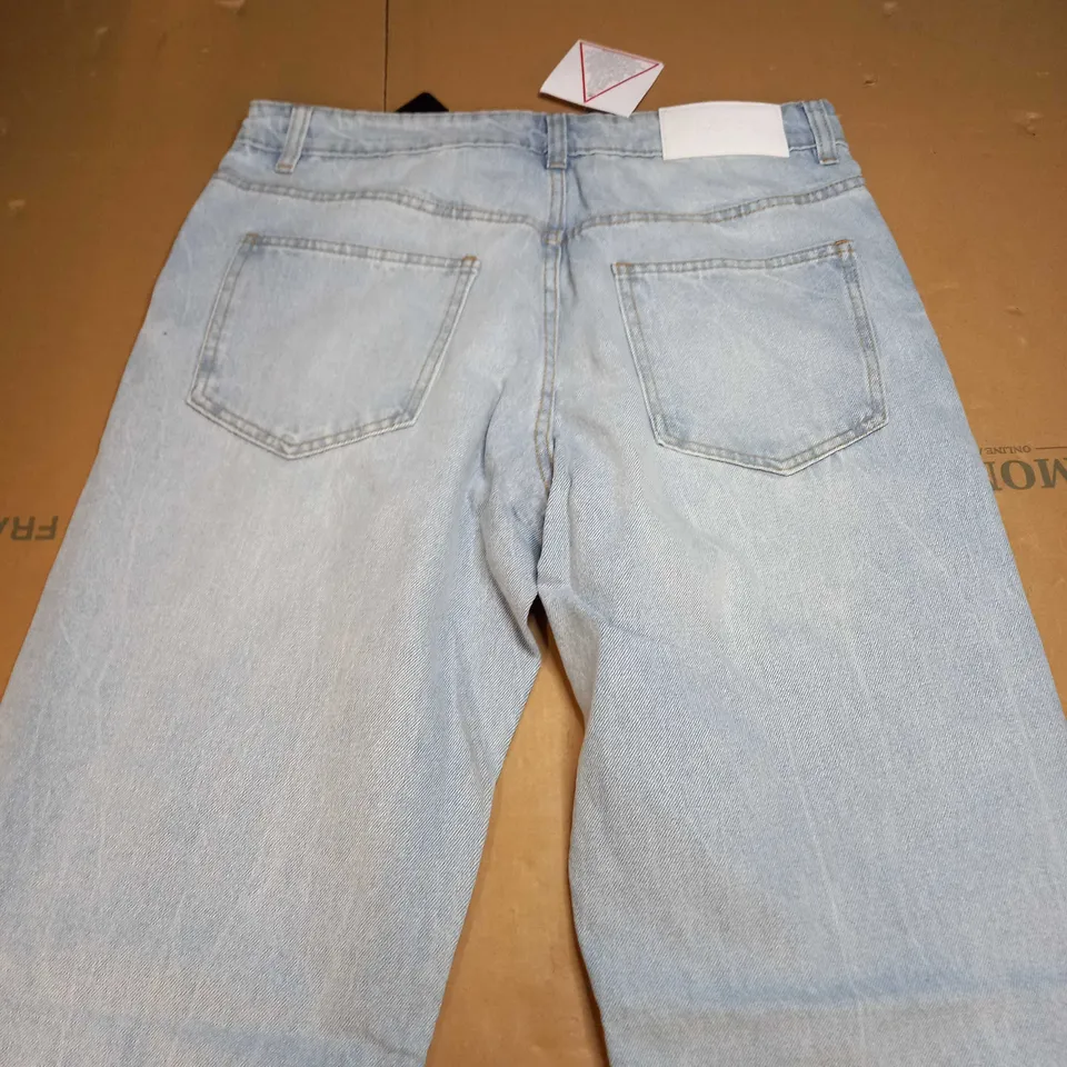 BOOHOOMAN RELAXED FIT JEANS IN ICE BLUE - UK 32