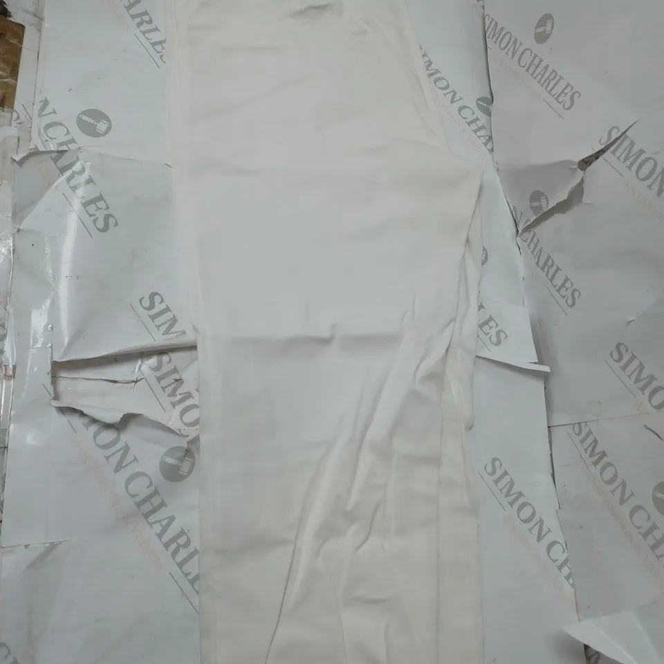 APPROXIMATELY 10 CLOTHING ITEMS INCLUDING: T SHIRTS, TROUSERS AND JOGGERS (ALL IN DIFFERENT SIZES)