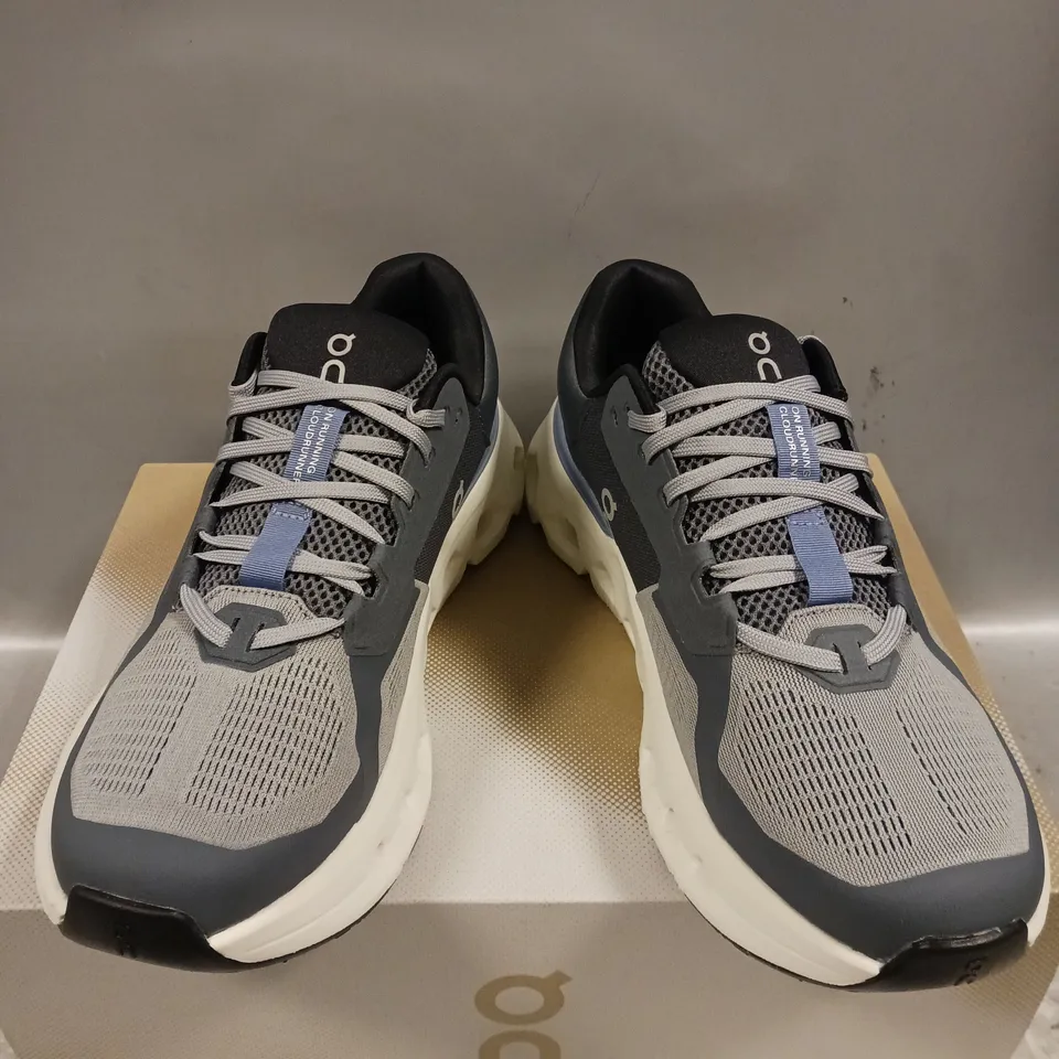 BOXED PAIR OF ON CLOUD CLOUDRUNNER 2 TRAINERS - 8.5