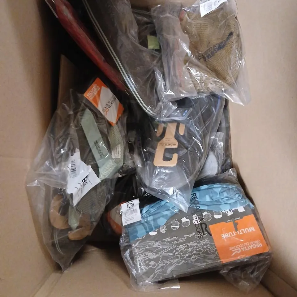 APPROXIMATELY 10 BRAND NEW REGATTA PRODUCTS TO INCLUDE; KOTA DRIFT SANDALS, RICO SANDALS, MULTI TUBE AND BALTON BEANIE HAT 