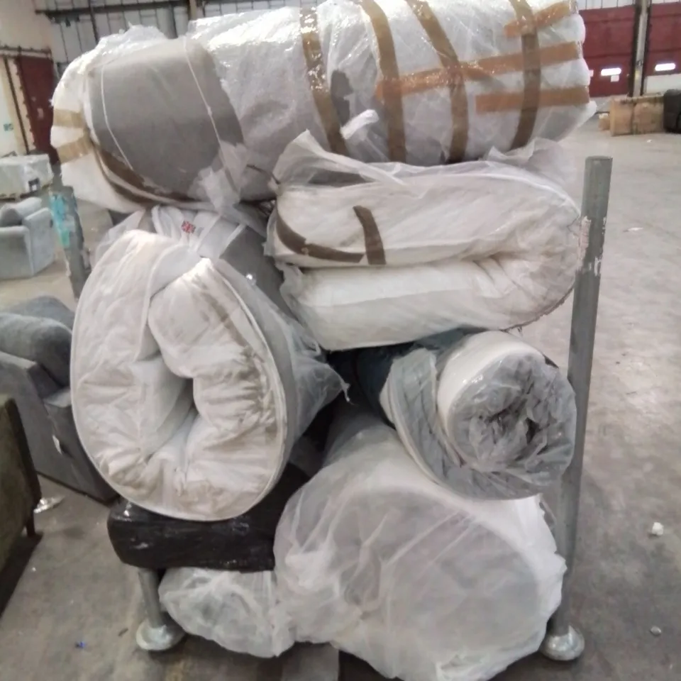 PALLET CONTAINING VARIOUS MATTRESSES IN DIFFERENT SIZES AND QUALITY