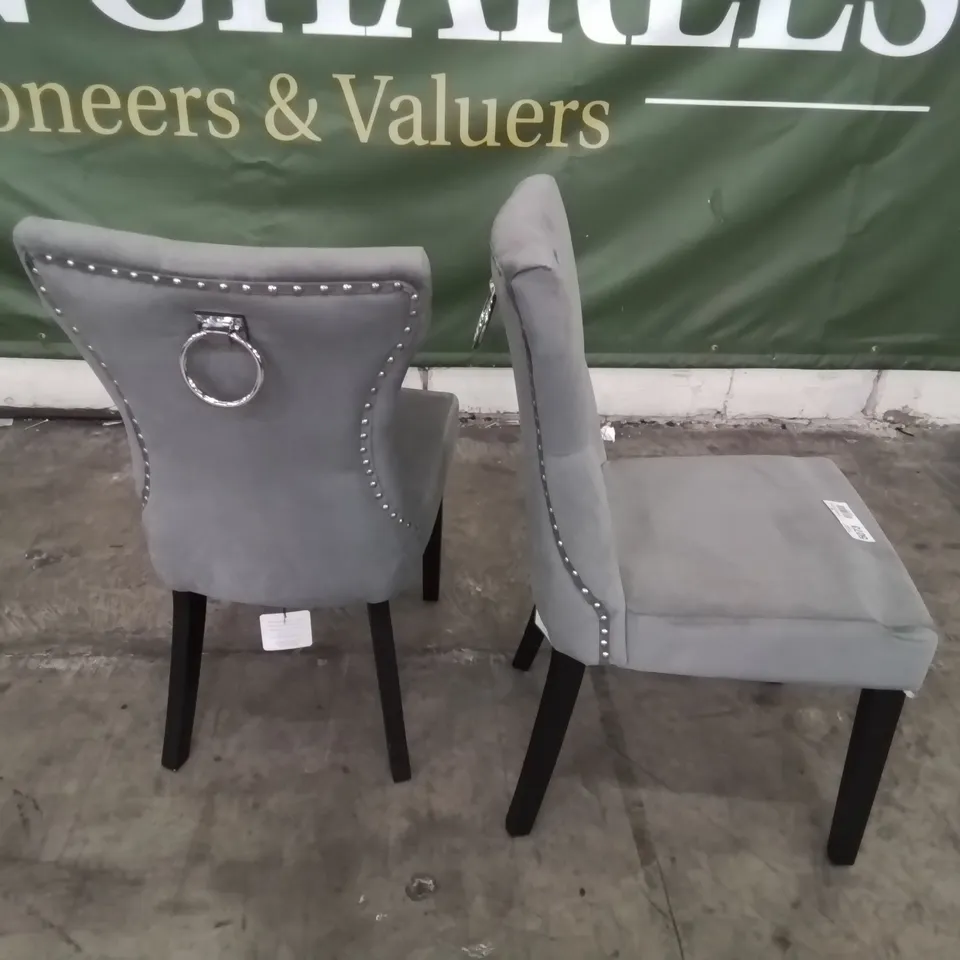 PAIR OF DESIGNER RENZO UPHOLSTERED BUTTONED RING BACK DINING CHAIRS BLACK LEGS