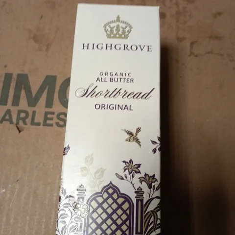 APPROXIMATELY 9 ASSORTED FOOD AND DRINK ITEMS INCLUDING HIGHGROVE SHORTBREAD BREAD , SMINTS AND ROBINSONS ORANGE & PINEAPPLE 