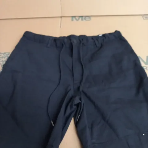 HUGO BOSS DARK BLUE DRAWSTRING SHORTS – SIZE LARGE