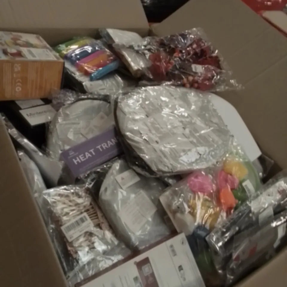 PALLET OF APPROXIMATELY ASSORTED HOUSEHOLD ITEMS TO INCLUDE PHONE CASES , DECORATIVE ITEMS AND TABLE TOYS 