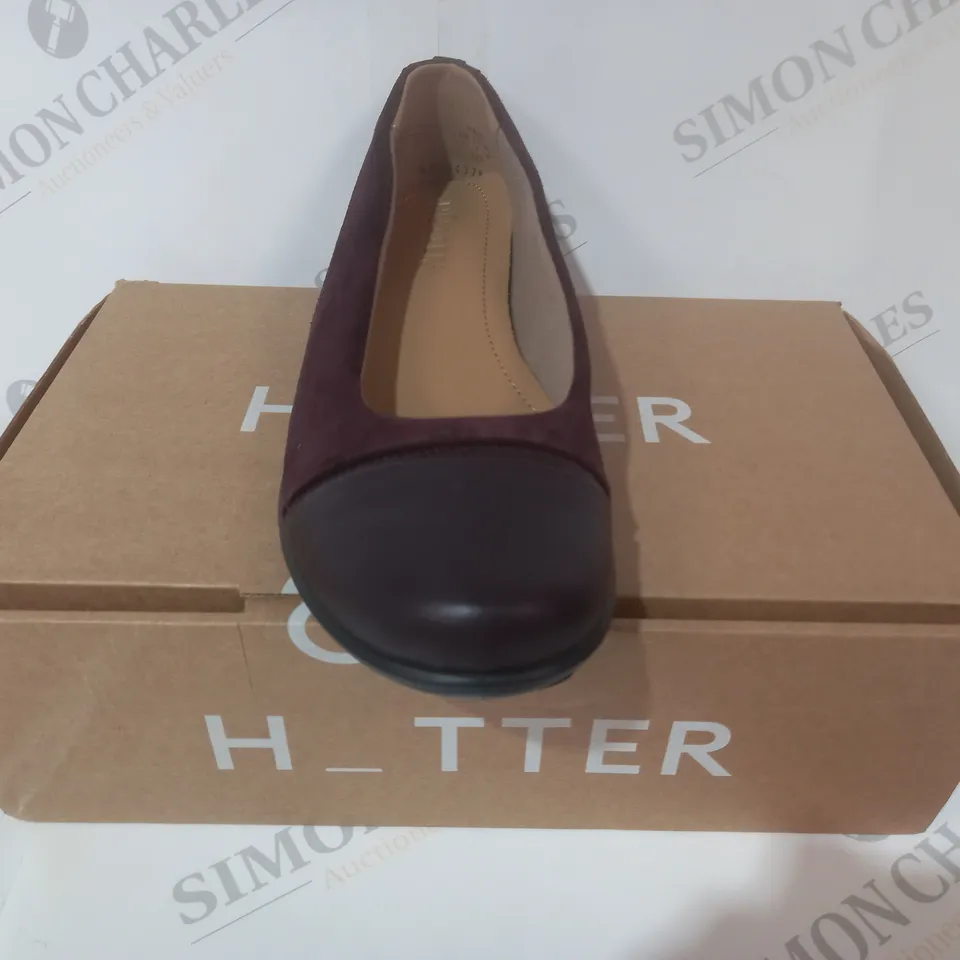 BOXED PAIR OF HOTTER SLIP-ON SHOES IN WINE UK SIZE 5