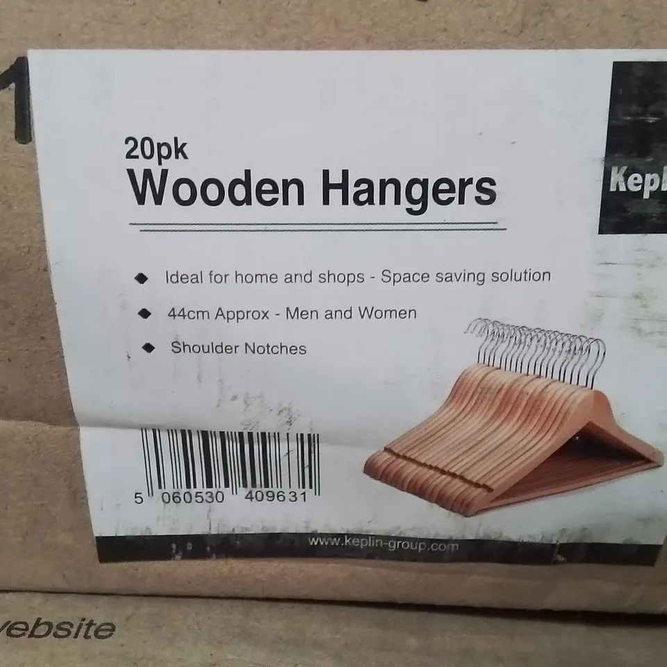BOXED KEPLIN 20 PACK OF WOODEN COAT HANGERS