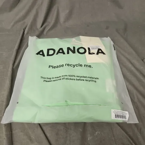 BAGGED ADANOLA ACE OVERSIZED SWEATSHIRT IN KIWI GREEN/MARSHMALLOW WHITE SIZE M