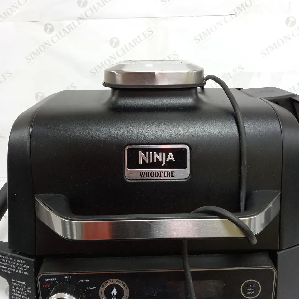 BOXED NINJA WOODFIRE ELECTRIC BBQ GRILL & SMOKER OG701UKQ