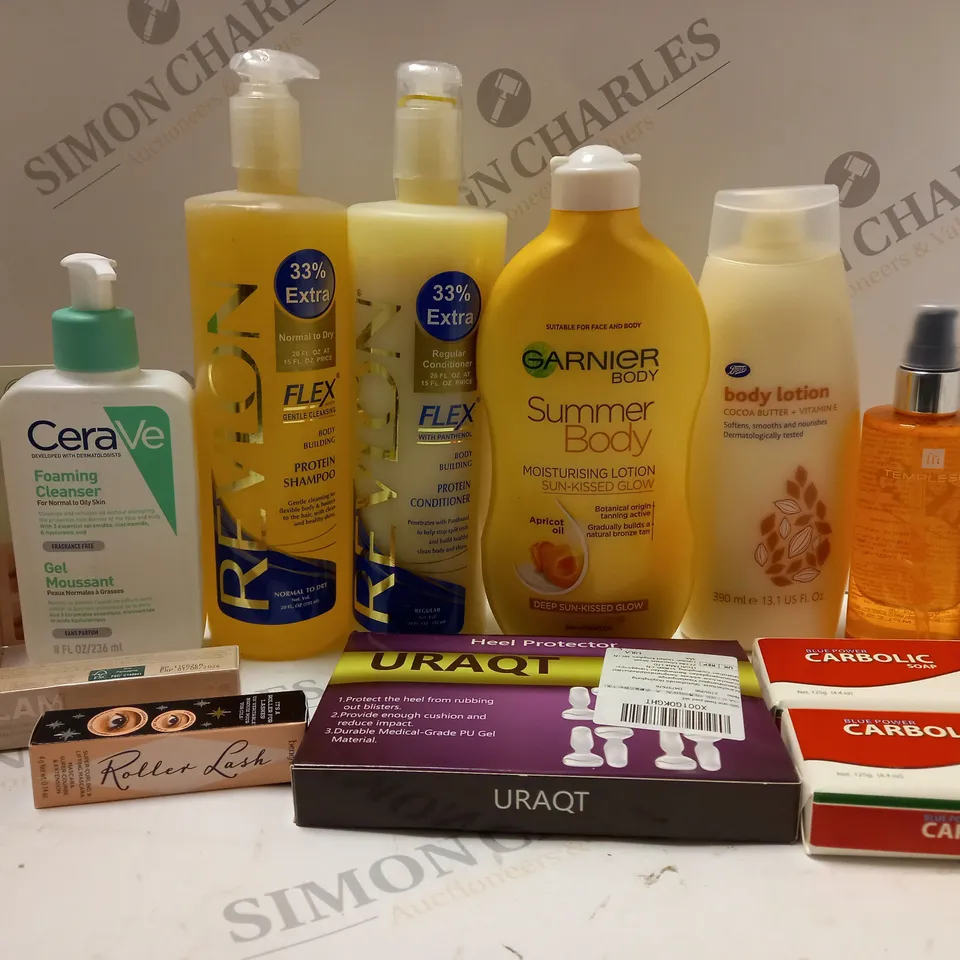 BOX OF APPROX 10 ASSORTED BEAUTY PRODUCTS TO INCLUDE GARNIER SUMMER BODY MOISTURISING LOTION, TEMPLESPA RESURFACING TONER, BENEFIT ROLLER LASH MASCARA, ETC 