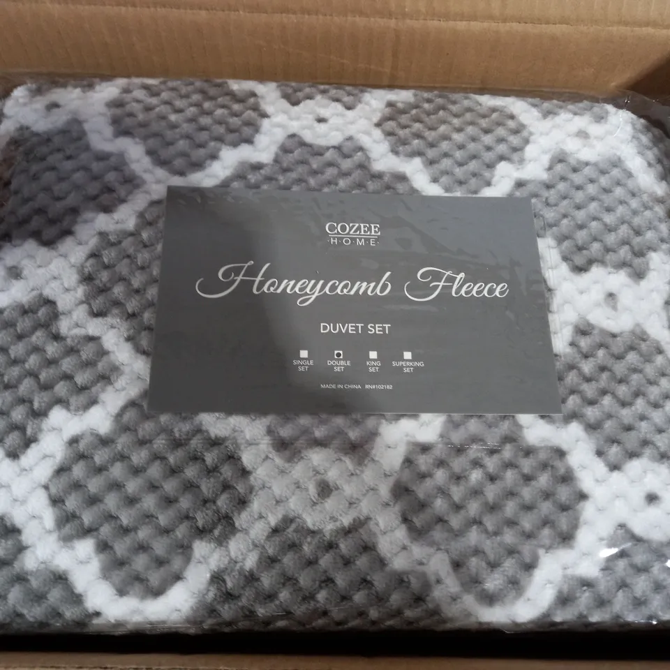 COZEE HOME HONEYCOMB FLEECE DUVET SET- DOUBLE SIZE