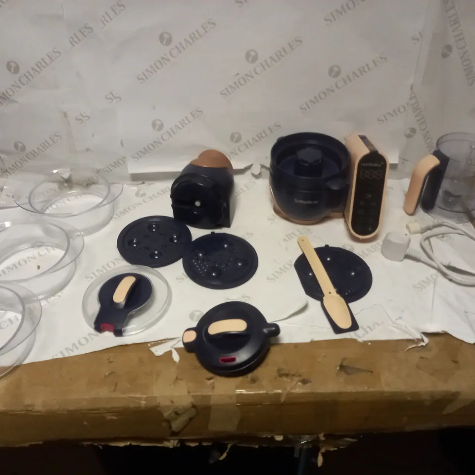 KITCHEN BLENDER AND MIXER SET - NO BOX 