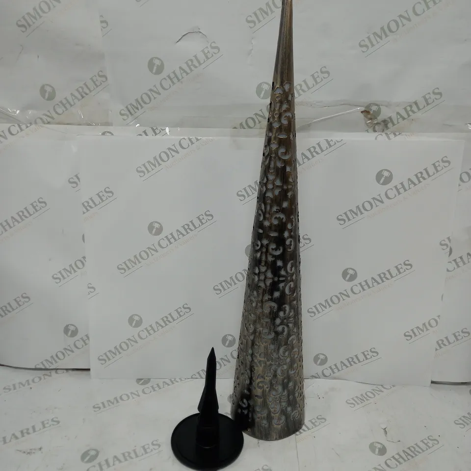 LUXFORM DECORATIVE LED TOWER