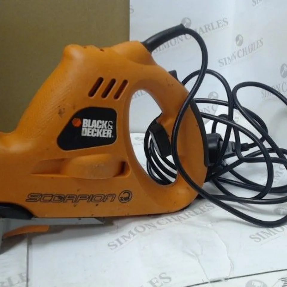 BLACK & DECKER SCORPION POWERED HANDSAW