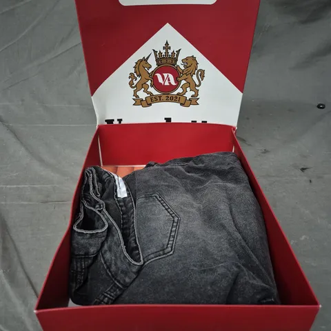 BOXED VENDETTA DENIM JEAN SHORTS SIZE L
