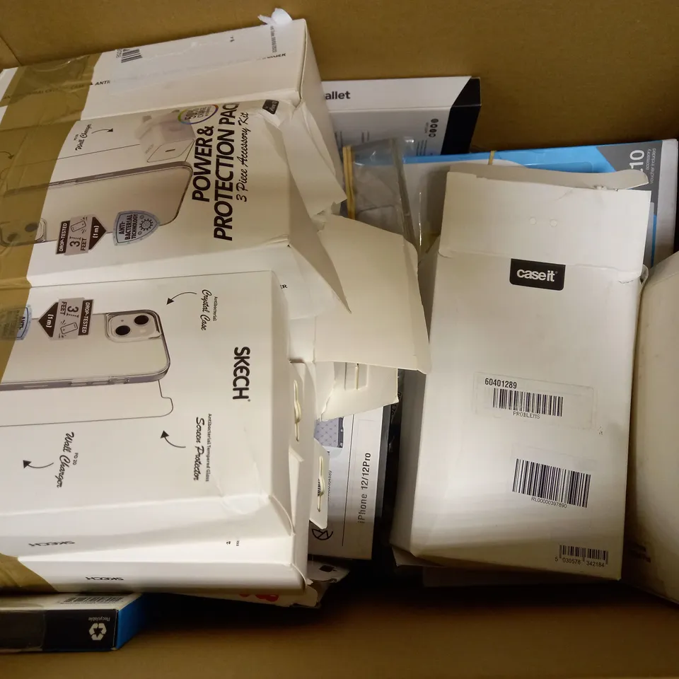 LOT OF APPROXIMATELY 20 PHONE ACCESSORIES FOR ASSORTED MODELS
