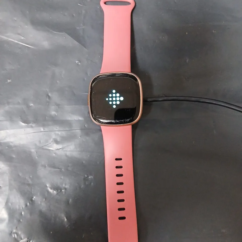 FITBIT VERSA 4 FITNESS SMARTWATCH