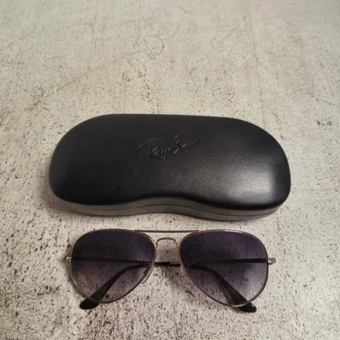 RAY-BAN AVIATOR SUNGLASSES IN CASE
