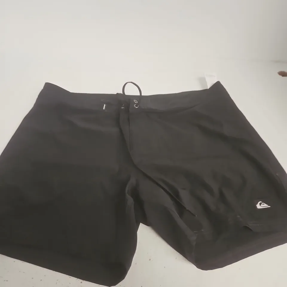 QUIKSILVER SURFSILK BOARDSHORTS – BLACK, UK 38