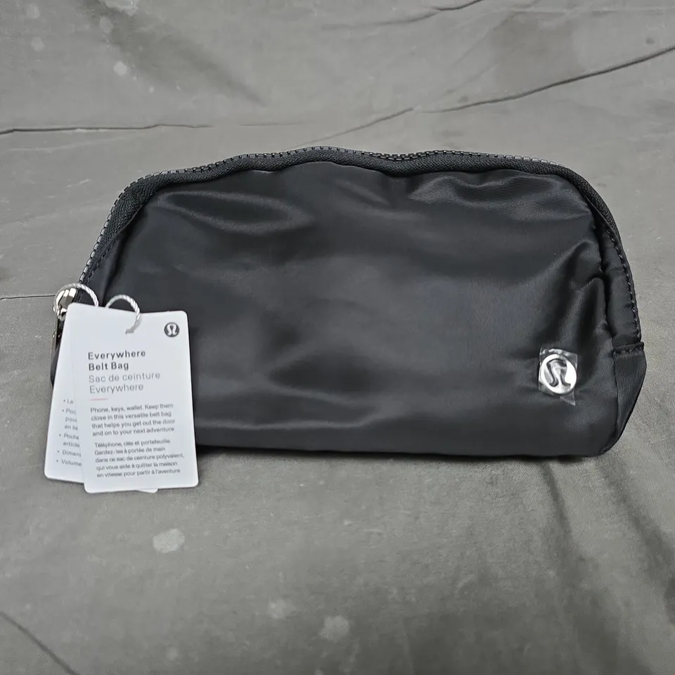 LULULEMON EVERYWHERE BELT BAG – BLACK, ONE SIZE
