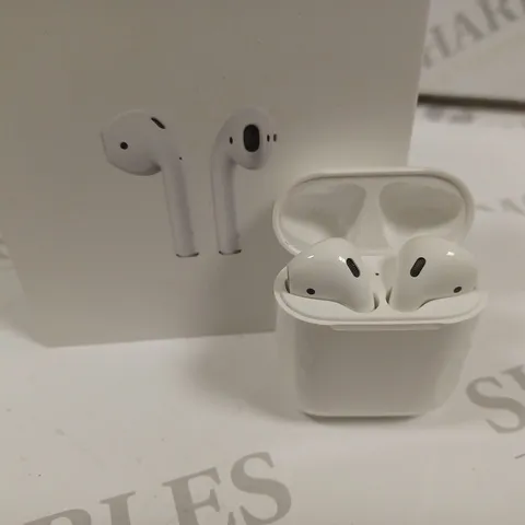 BOXED APPLE AIRPODS