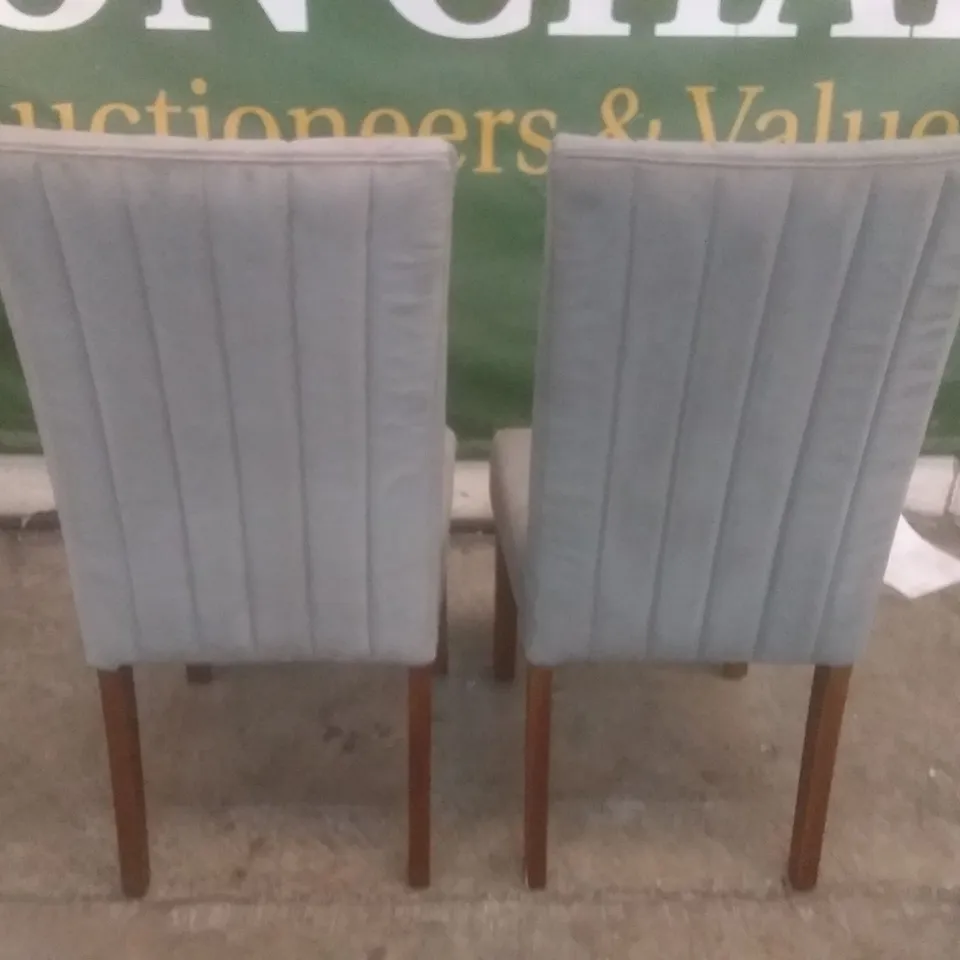 SET OF 2 DESIGNER SALISBURY UPHOLSTERED DINING CHAIRS GREY PLUSH FABRIC DARK OAK LEGS
