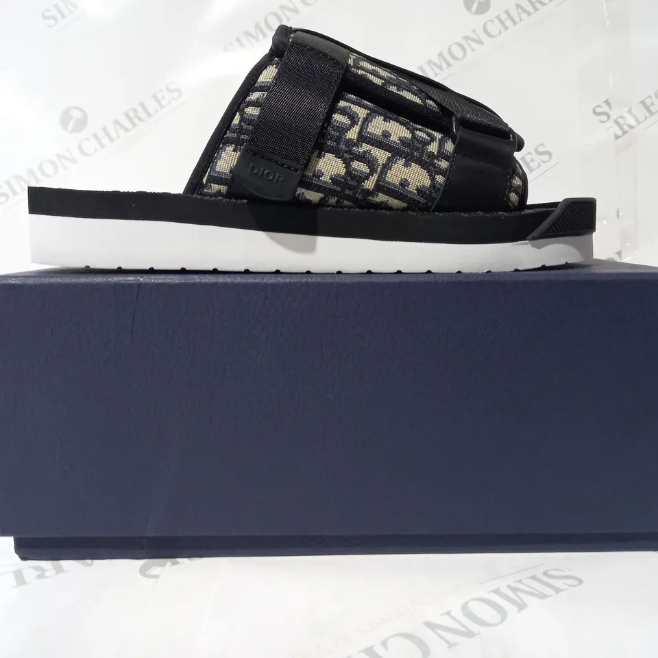 BOXED PAIR OF DIOR CALFSKIN OPEN TOE SLIDERS IN BLACK EU SIZE 43