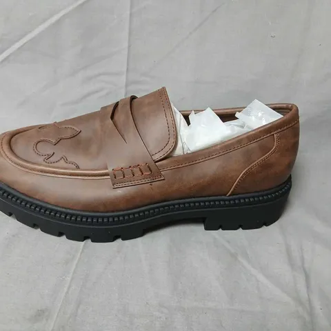 ASOS DESIGN MEN'S BROWN LEATHER LOAFERS WITH STITCH DETAILING – UK 8