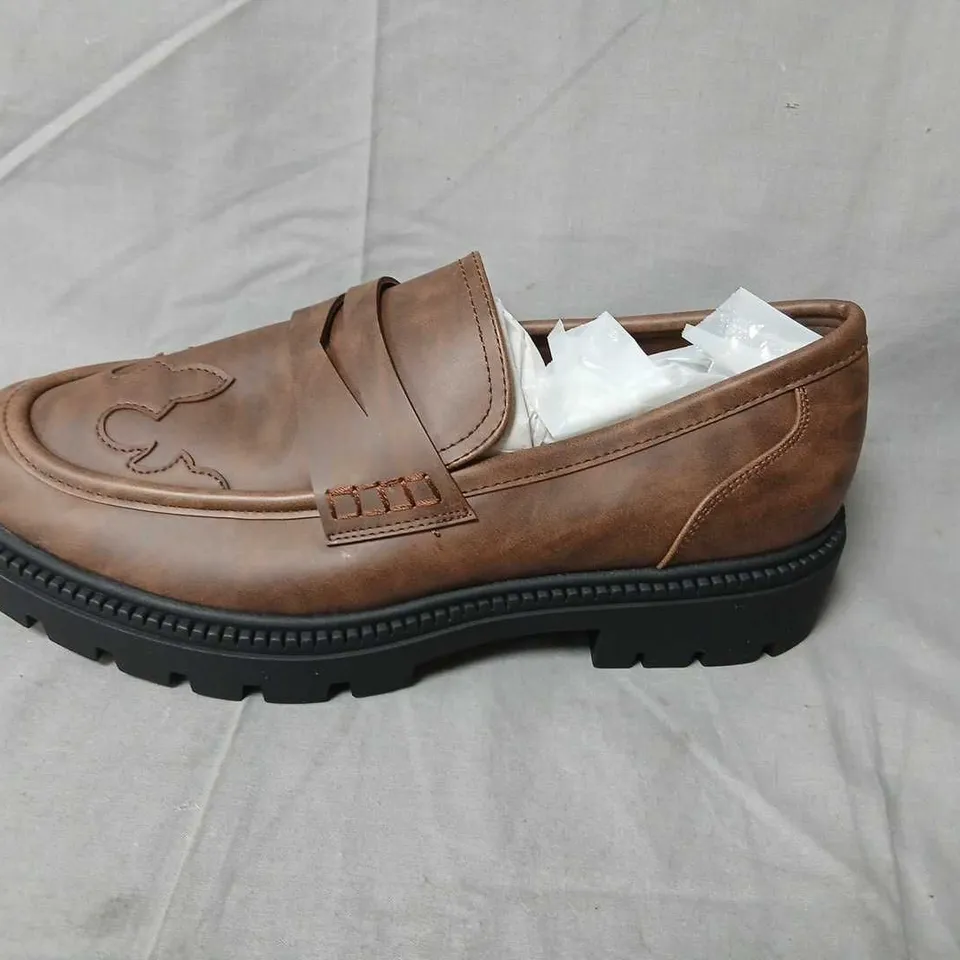 ASOS DESIGN MEN'S BROWN LEATHER LOAFERS WITH STITCH DETAILING – UK 8