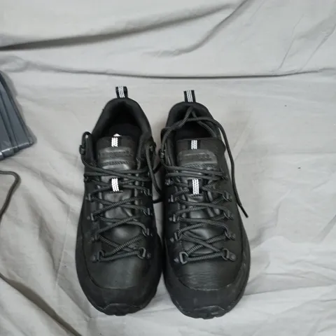 MERRELS MEN'S HIKING SHOES – BLACK - UK 10 