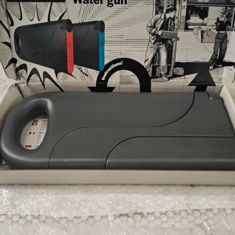 BOXED TEAM MAGNUS THE INCOG WATER GUN