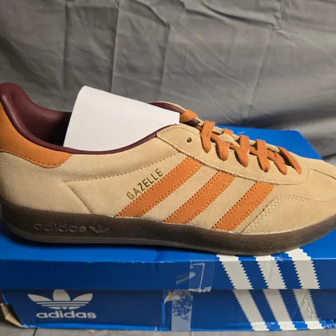 BOXED PAIR OF ADIDAS GAZELLE TRAINERS - UK SIZE 10
